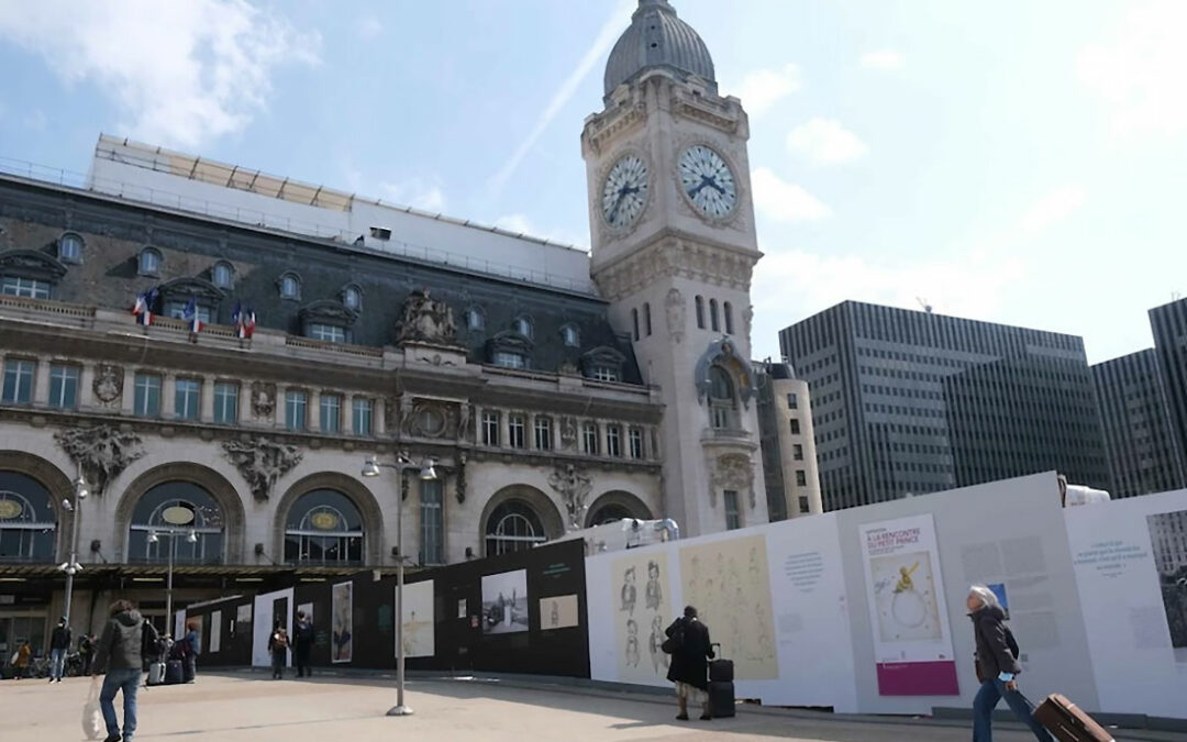 Le Petit Prince accompagne les voyageurs vers leur train – ActuaLitté